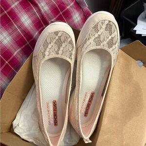 Skechers Women's Beige Lace Flats